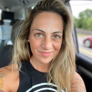 Meet your Posher, Alexis